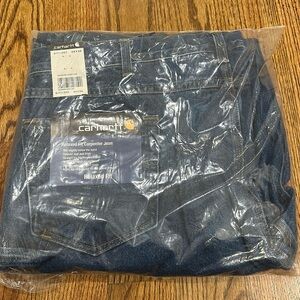 Carhartt relaxed fit carpenter jeans. Straight leg. Size 44x34
